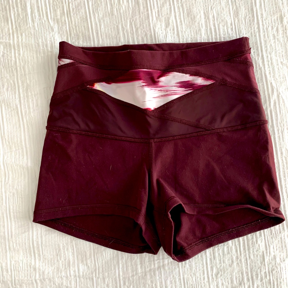 LULULEMON WORKOUT SHORT - size S
